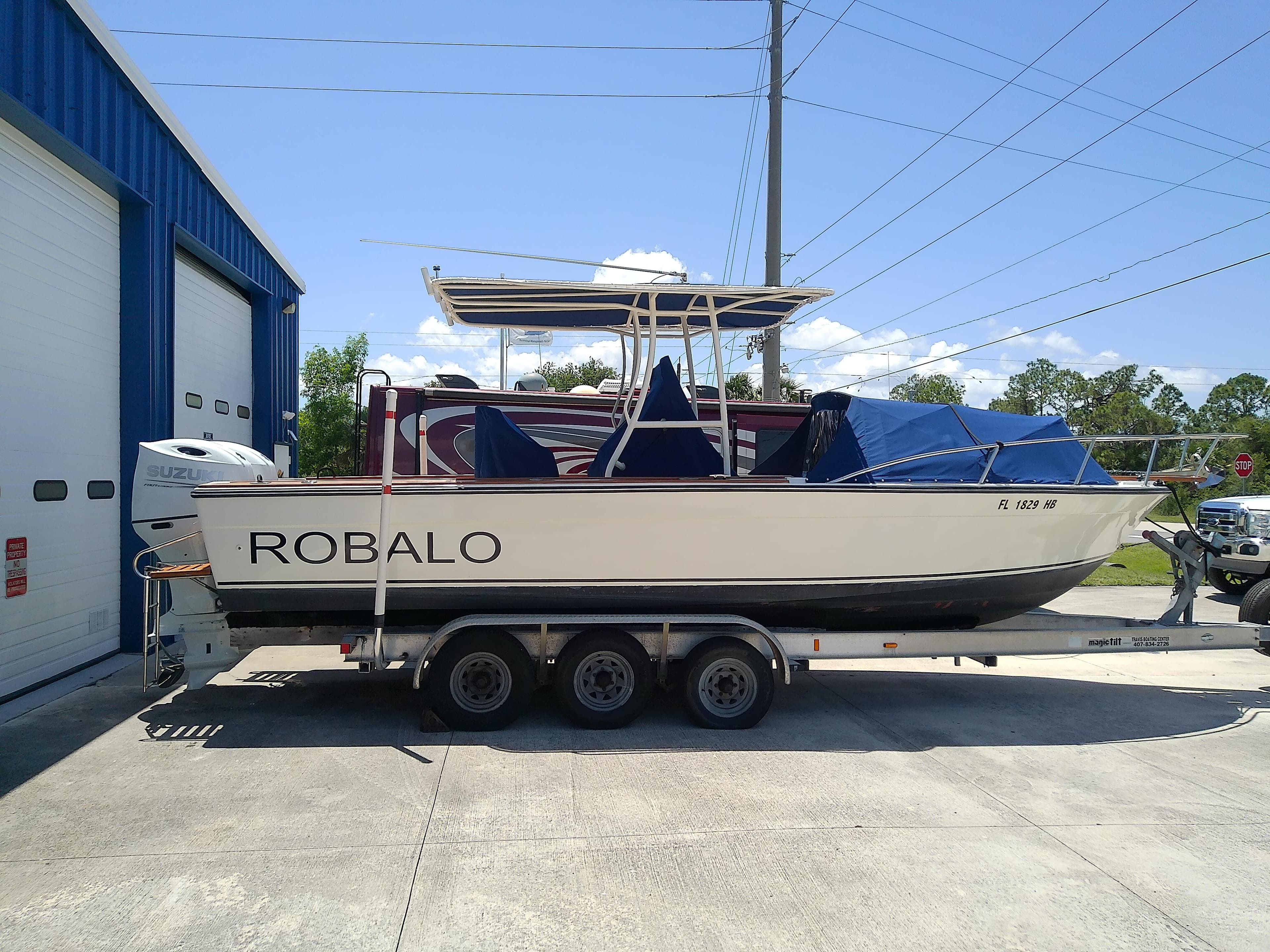 1985 Robalo 2520 Center Console