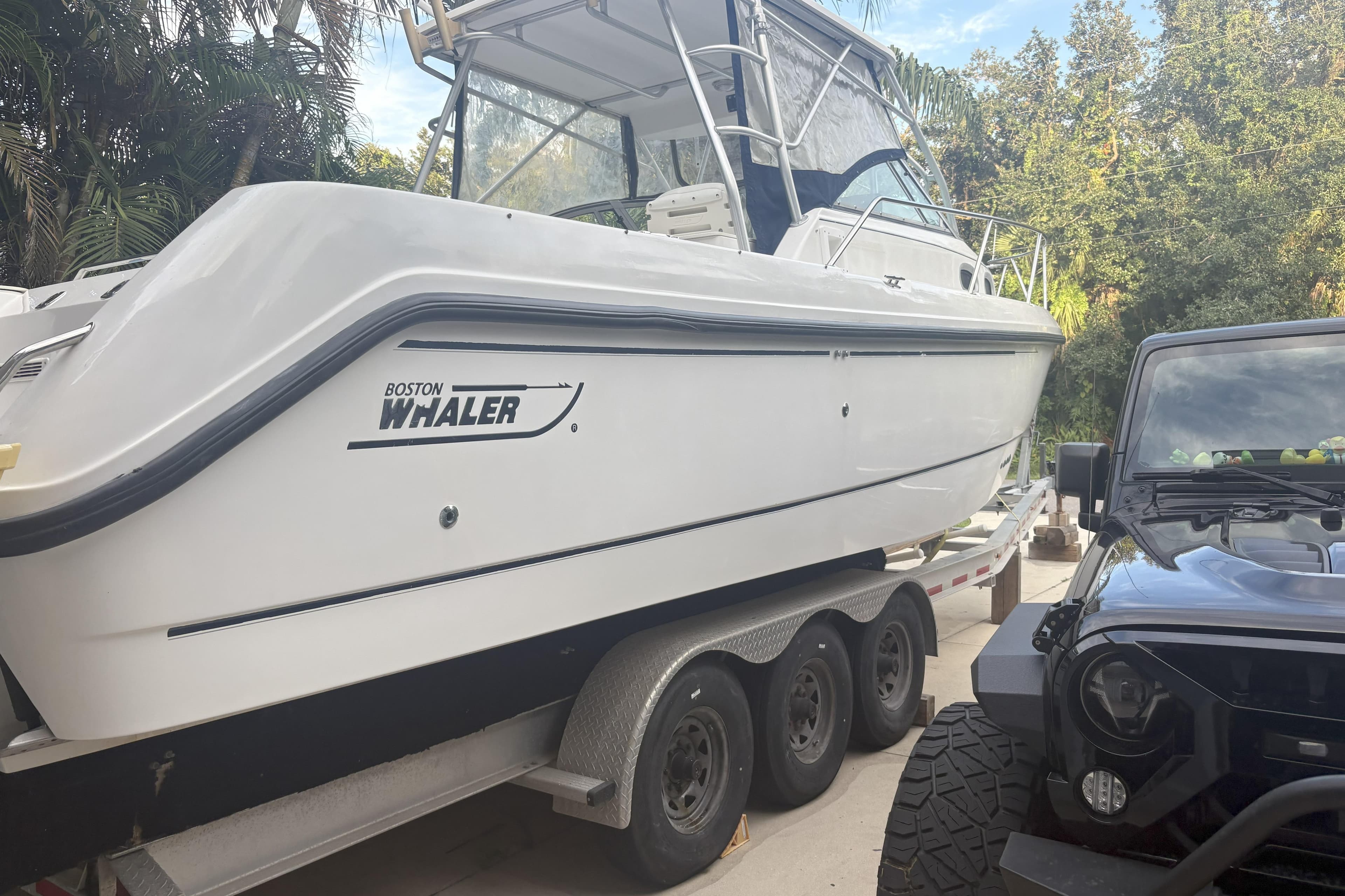 2001 Boston Whaler 285 Conquest